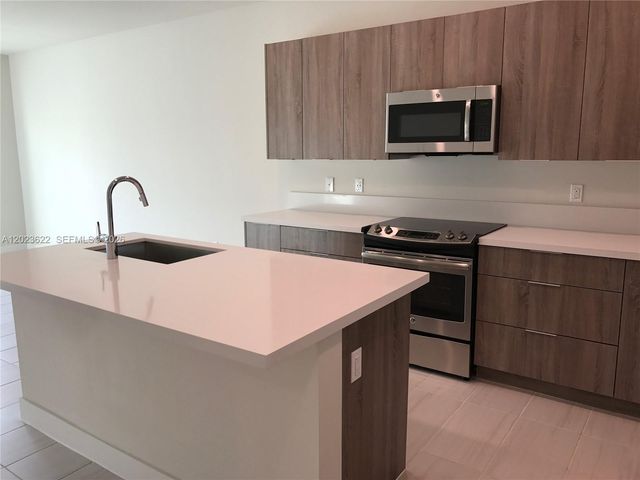 7805 NW 104th Ave 4, Doral, FL 33178