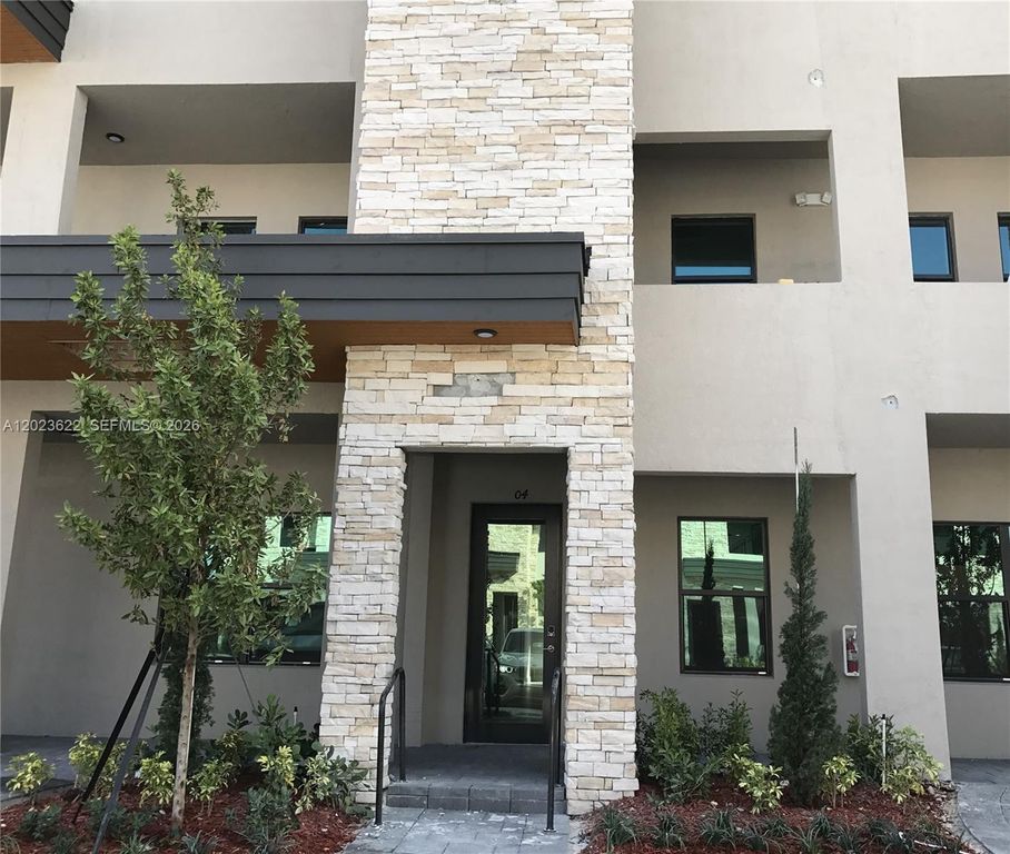 7805 NW 104th Ave 4, Doral, FL 33178