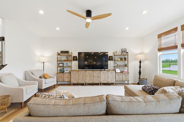 1930 Cavolo Drive, Hilliard, OH 43026