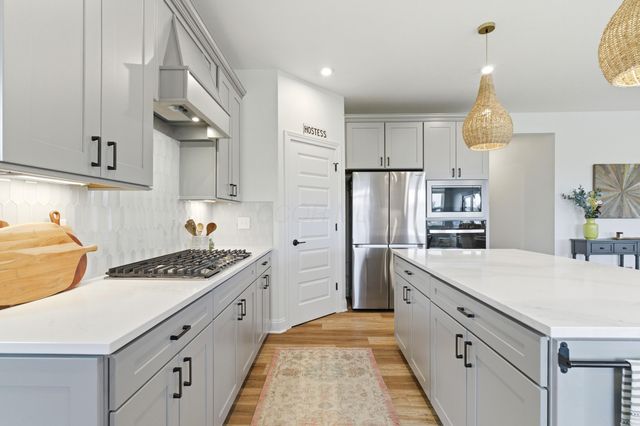 1930 Cavolo Drive, Hilliard, OH 43026
