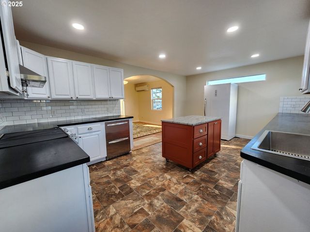 928 OREGON St, Port Orford, OR 97465