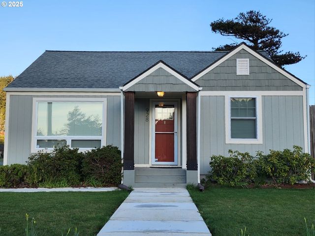 928 OREGON St, Port Orford, OR 97465