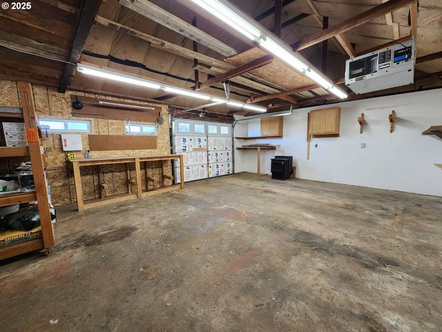 928 OREGON St, Port Orford, OR 97465