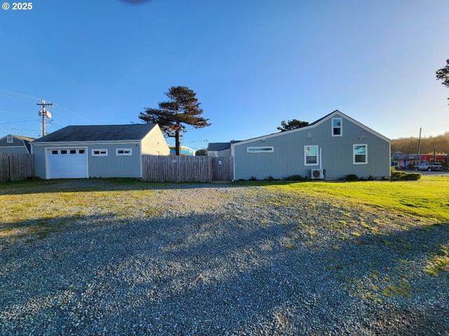928 OREGON St, Port Orford, OR 97465