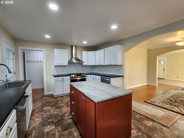 928 OREGON St, Port Orford, OR 97465