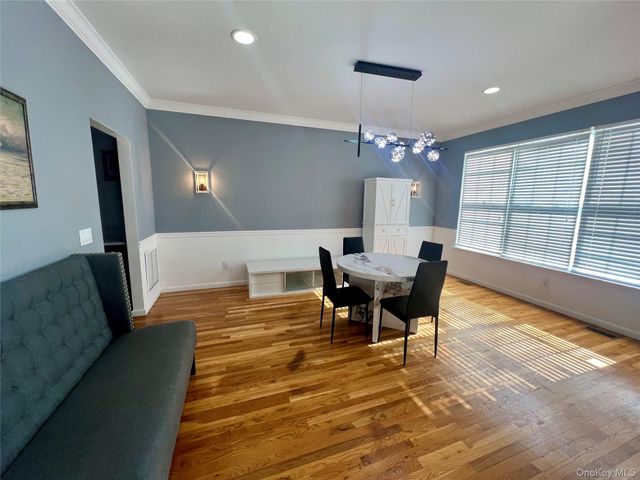 39 Independence Way, Miller Place, NY 11764