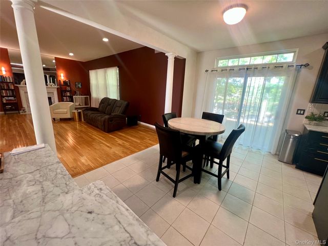 39 Independence Way, Miller Place, NY 11764