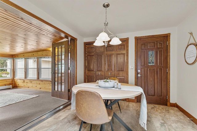 1525 E JOHN STREET, Appleton, WI 54915