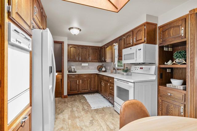 1525 E JOHN STREET, Appleton, WI 54915