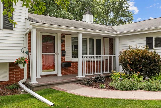 1525 E JOHN STREET, Appleton, WI 54915