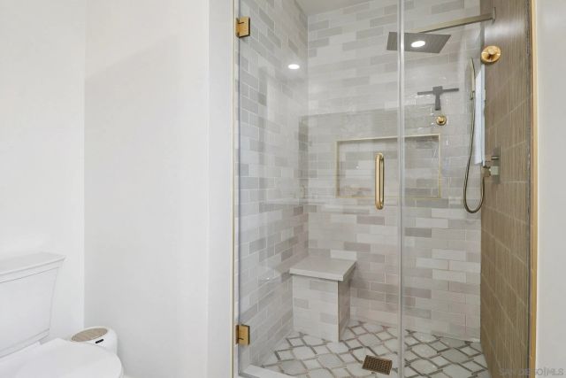 2016 Oak Hill Dr, Escondido, CA 92027