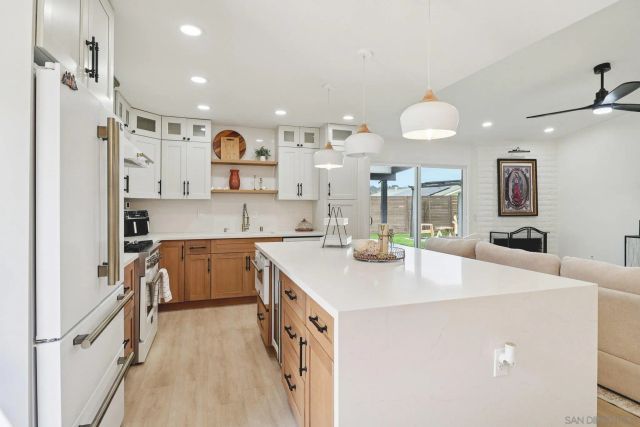 2016 Oak Hill Dr, Escondido, CA 92027