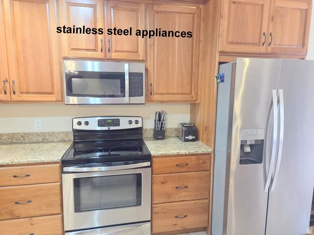 10 DESERT WIND DR, Moab, UT 84532