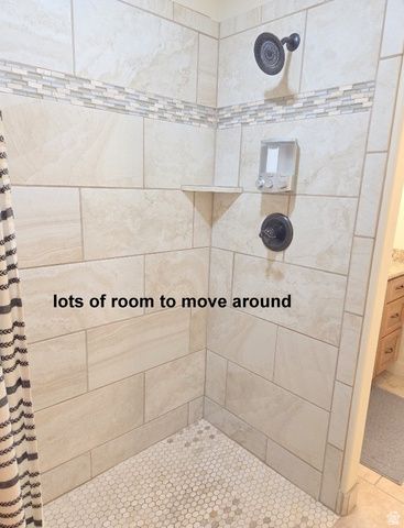 10 DESERT WIND DR, Moab, UT 84532