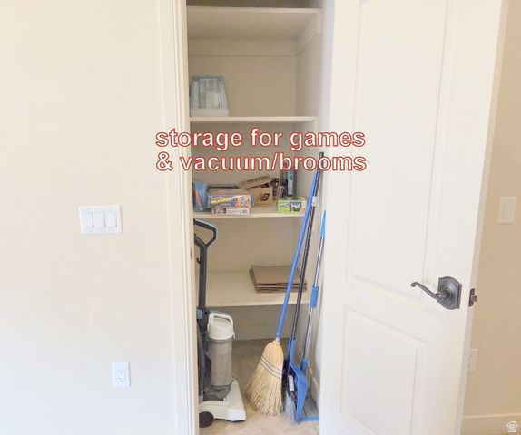 10 DESERT WIND DR, Moab, UT 84532