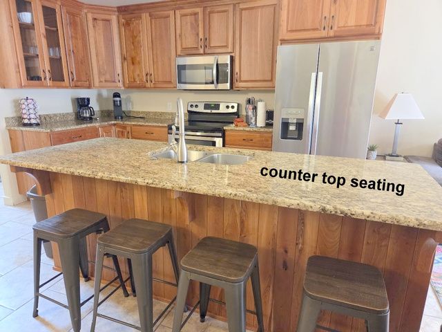 10 DESERT WIND DR, Moab, UT 84532