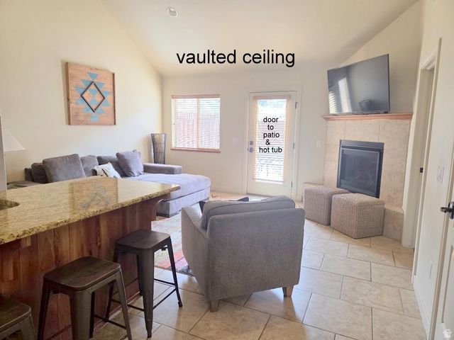 10 DESERT WIND DR, Moab, UT 84532