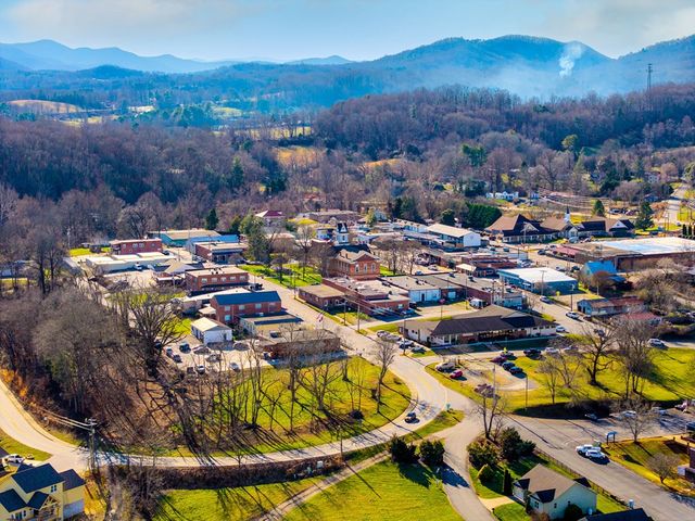 116 Riverwalk Circle, Hayesville, NC 28904