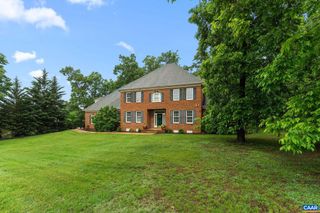 201 PELHAM KNOLLS DR, Waynesboro, VA 22980