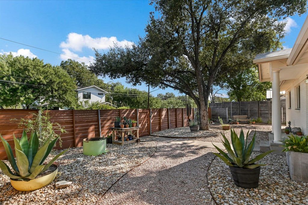 807 W Oltorf ST, Austin, TX 78704