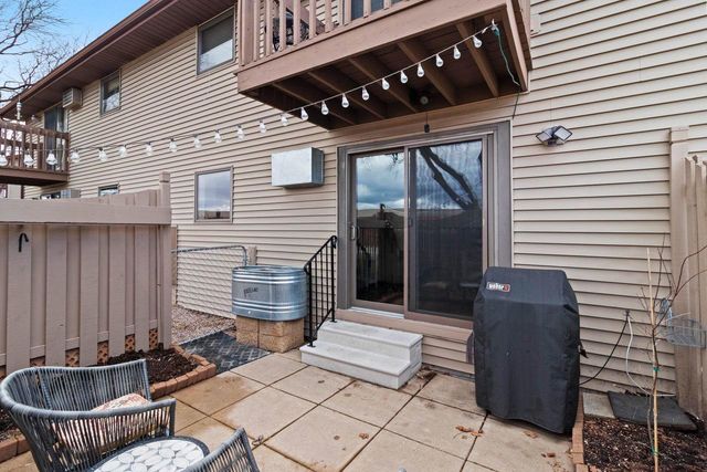 2405 CEDAR RIDGE COURT, Green Bay, WI 54313
