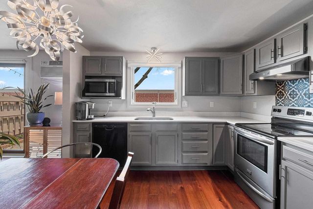 2405 CEDAR RIDGE COURT, Green Bay, WI 54313
