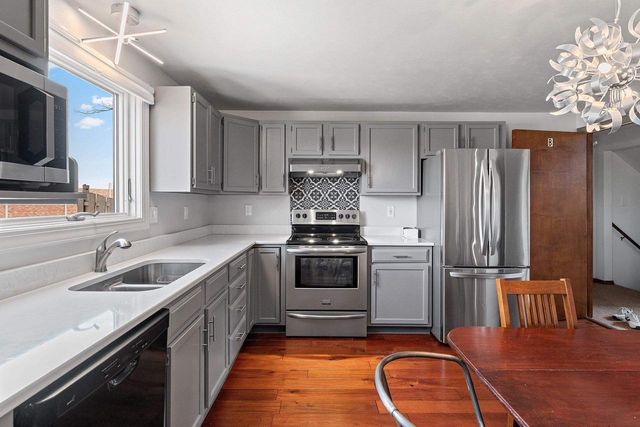 2405 CEDAR RIDGE COURT, Green Bay, WI 54313
