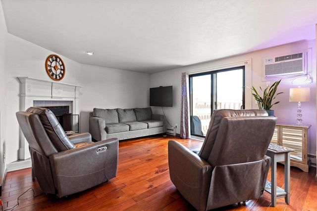2405 CEDAR RIDGE COURT, Green Bay, WI 54313