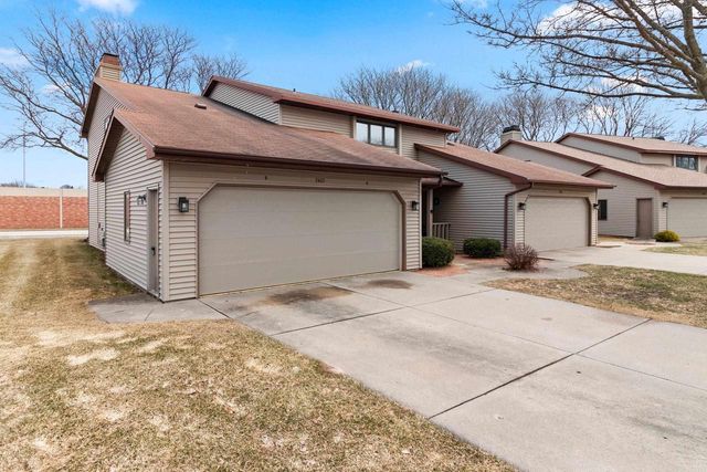 2405 CEDAR RIDGE COURT, Green Bay, WI 54313