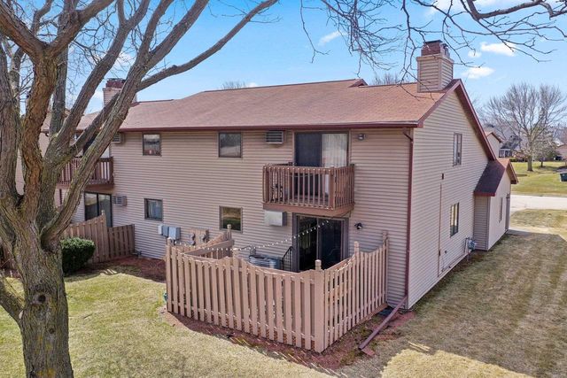 2405 CEDAR RIDGE COURT, Green Bay, WI 54313