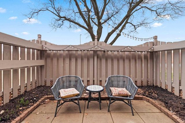 2405 CEDAR RIDGE COURT, Green Bay, WI 54313