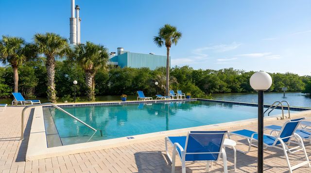 1845 Robalo Drive 205, Vero Beach, FL 32960