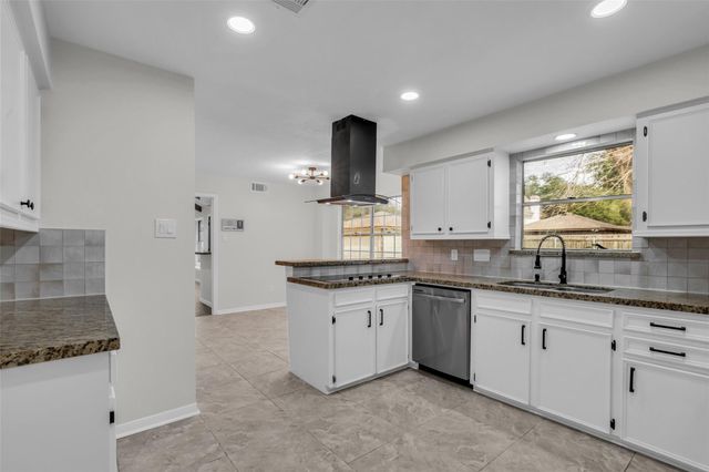 3911 Pecan Valley Drive, Missouri City, TX 77459