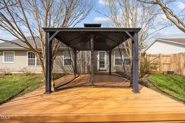 517 Walnut Crossing Drive, Whitsett, NC 27377