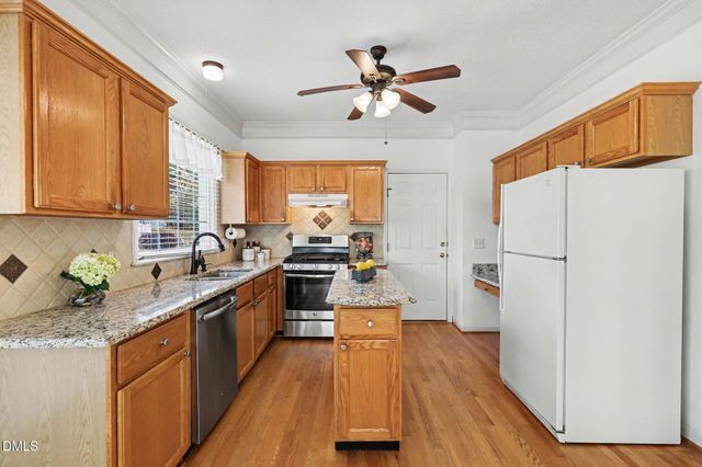 208 Arlington Ridge, Cary, NC 27513