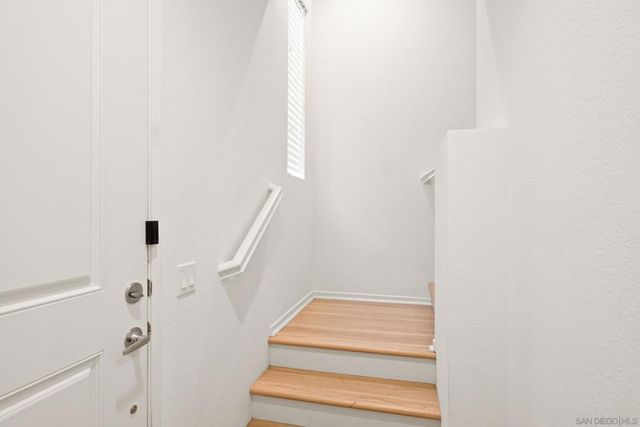 1118 Via Lucero, Oceanside, CA 92056