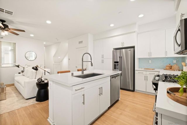 1118 Via Lucero, Oceanside, CA 92056