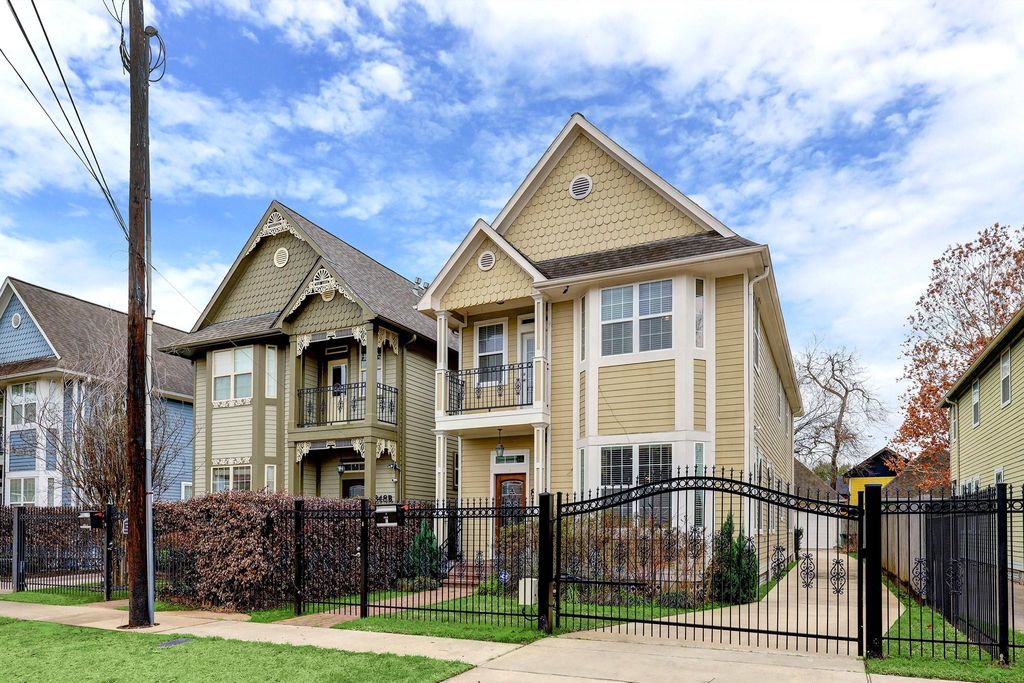 848 W 25th Street C, Houston, TX 77008