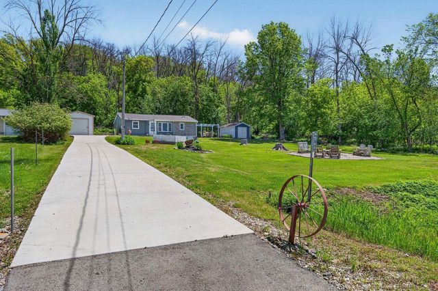 N6788 HARRISON ROAD, Hilbert, WI 54129