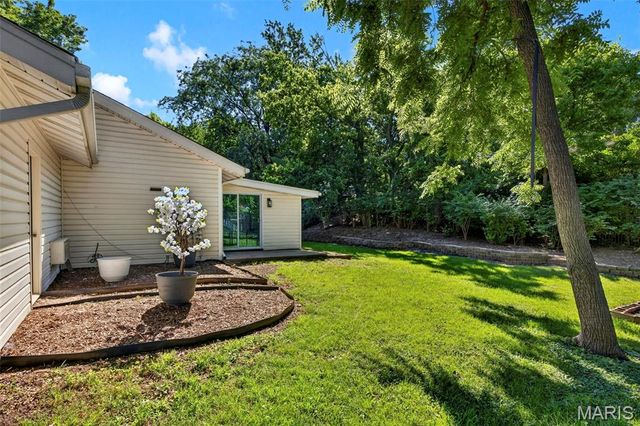 26 Dorchester Court, St Peters, MO 63376
