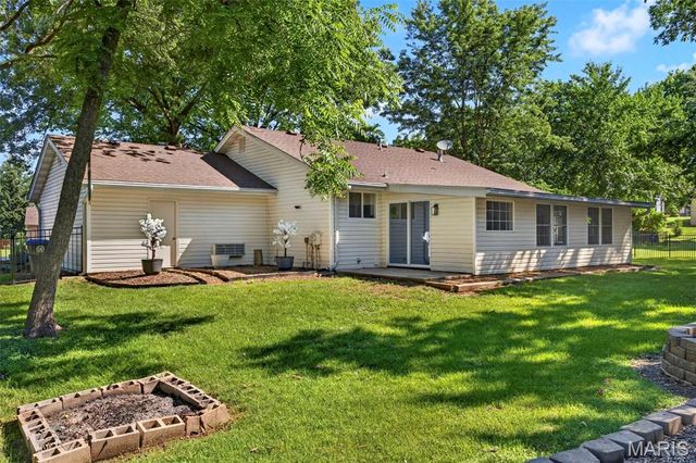 26 Dorchester Court, St Peters, MO 63376
