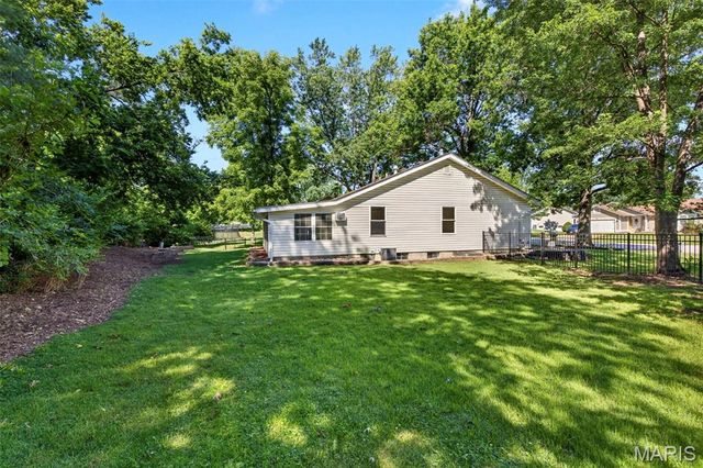 26 Dorchester Court, St Peters, MO 63376