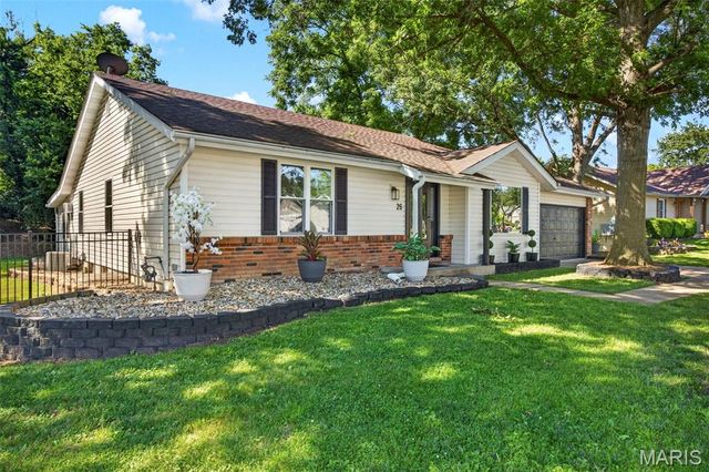 26 Dorchester Court, St Peters, MO 63376