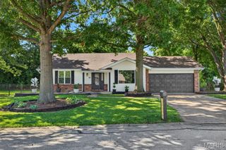 26 Dorchester Court, St Peters, MO 63376