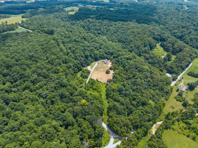 68 Clure Brown Rd, Westmoreland, TN 37186
