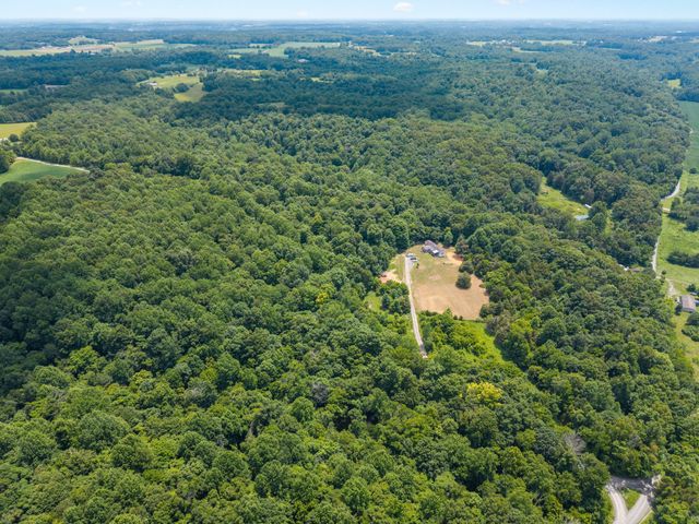 68 Clure Brown Rd, Westmoreland, TN 37186