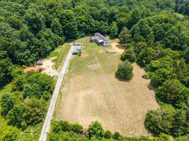 68 Clure Brown Rd, Westmoreland, TN 37186