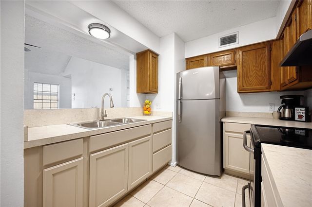 7202 Mansions Dr E1, Corpus Christi, TX 78414