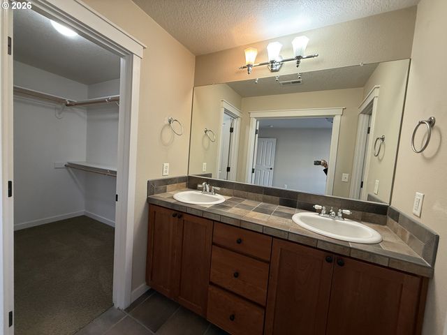 1169 Se ALIKA Ave, Hillsboro, OR 97123