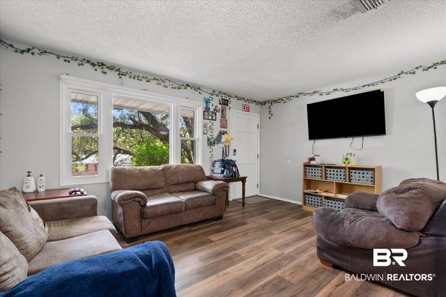 1465 Mamie Dr, Mobile, AL 36618